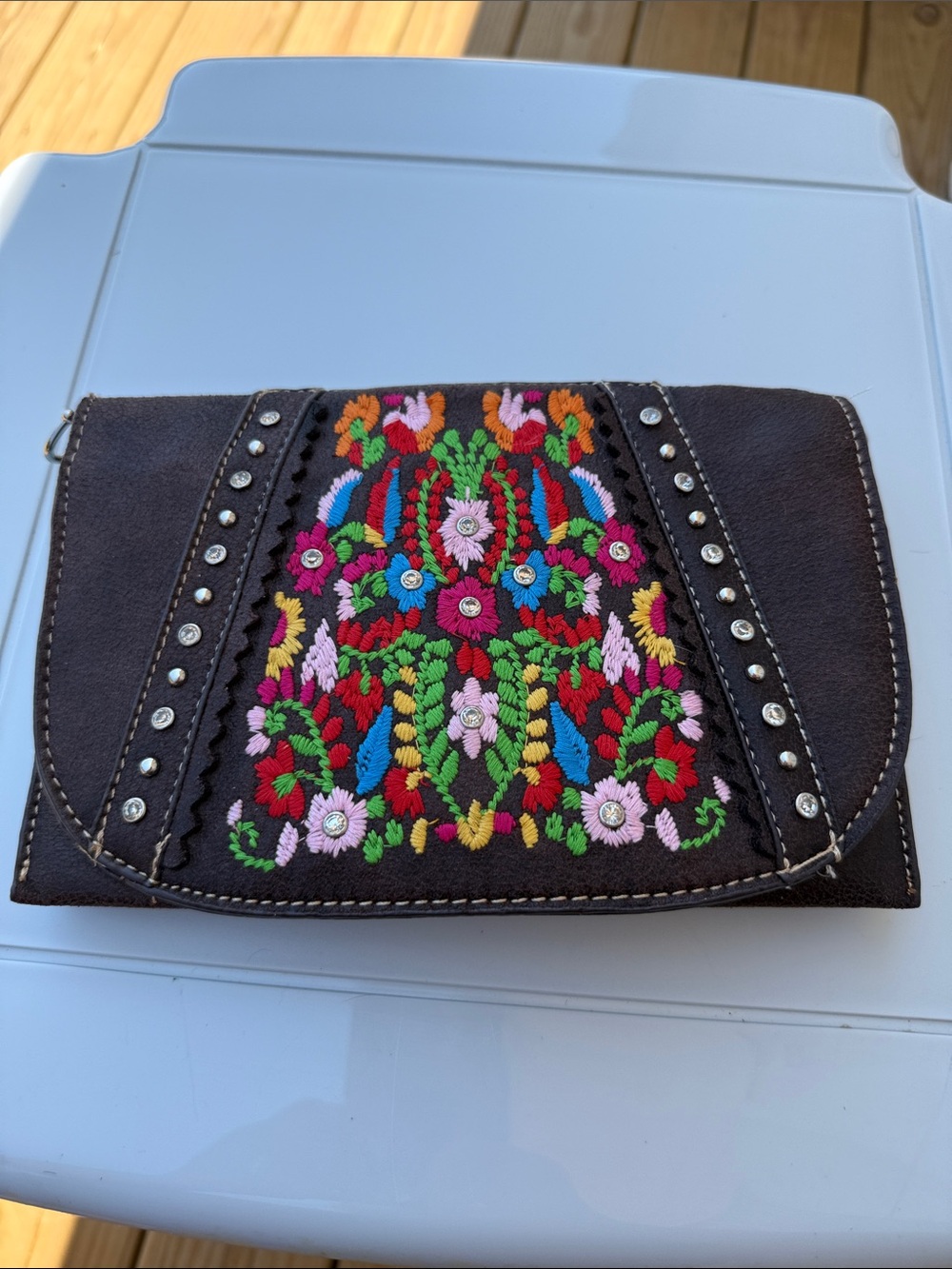 American Darling Embroidered Floral Brown Women’s Clutch Wallet NEW